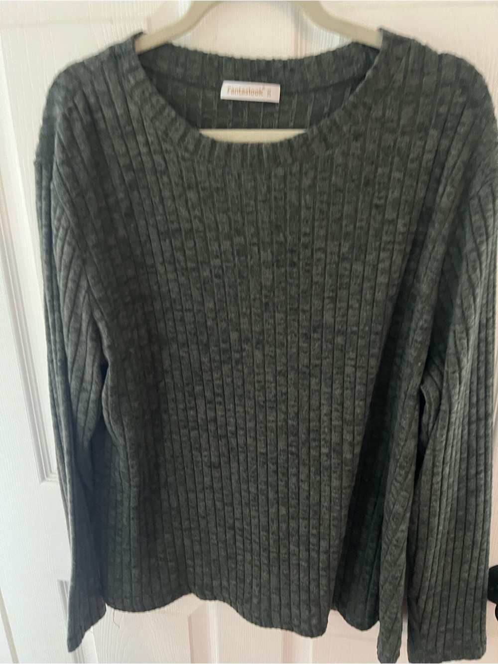 FantasiesK Ribbed Crewneck Sweater in Heather Forest